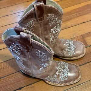 Old west cowgirl boots size 1